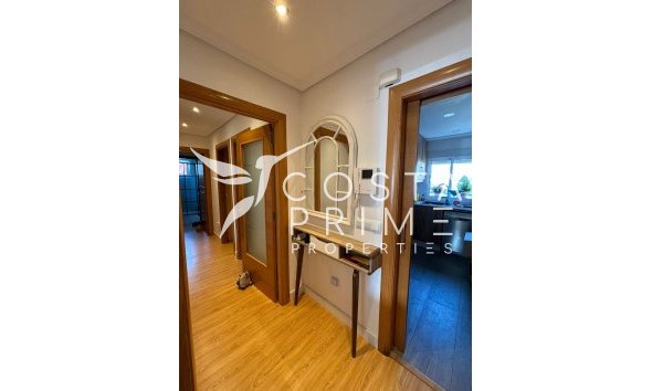 Resale - Apartment / Flat - Benidorm