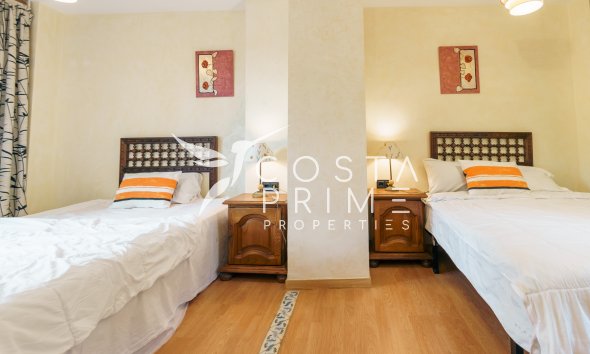 Resale - Villa  - Altea