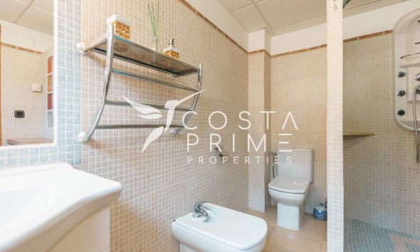 Resale - Villa  - Altea