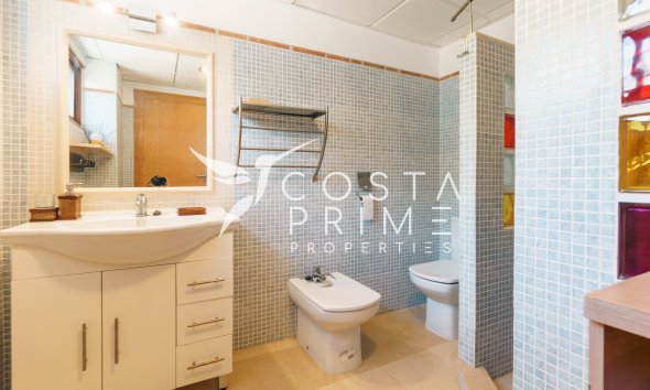 Resale - Villa  - Altea