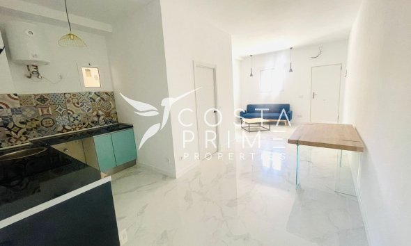 Resale - Apartment / Flat - Benidorm