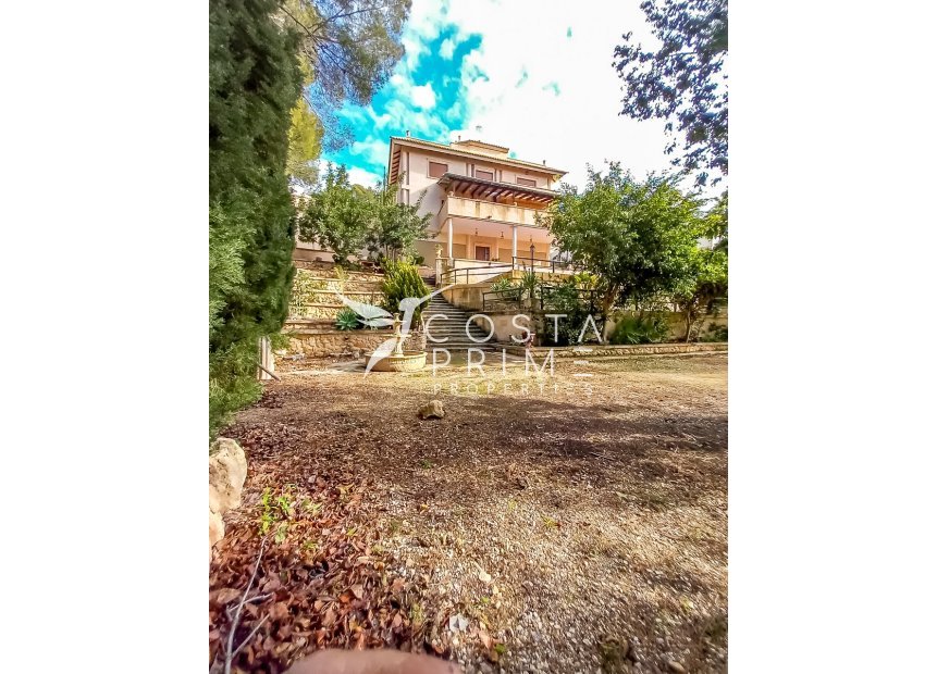 Resale - Villa  - Altea
