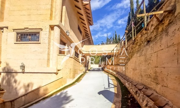 Resale - Villa  - Altea