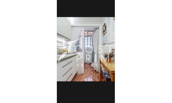 Resale - Apartment / Flat - Benidorm