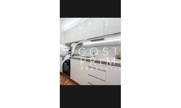 Resale - Apartment / Flat - Benidorm