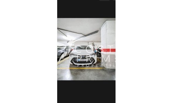 Resale - Apartment / Flat - Benidorm