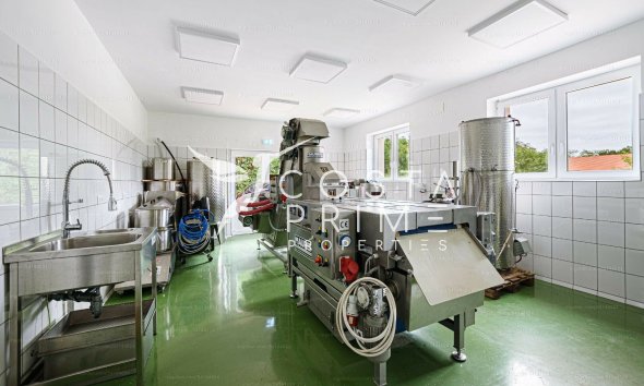 Resale - Commercial properties - Finestrat