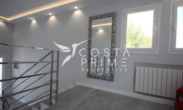 Resale - Villa  - La Nucía