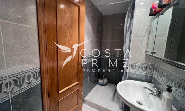 Resale - Apartment / Flat - Benidorm