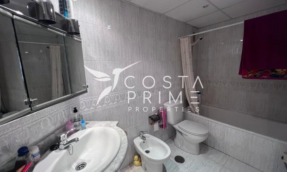 Resale - Apartment / Flat - Benidorm