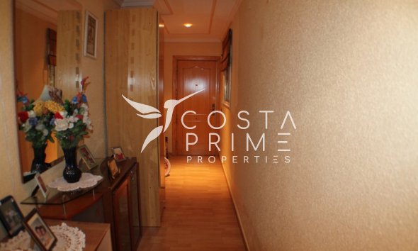 Resale - Apartment / Flat - Benidorm