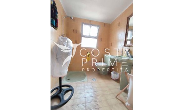 Resale - Villa  - La Nucía