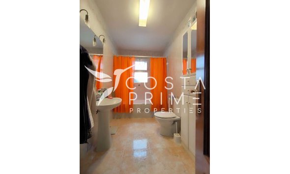 Resale - Villa  - La Nucía