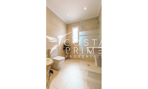 Újraértékesítés - Villa  - La Nucía