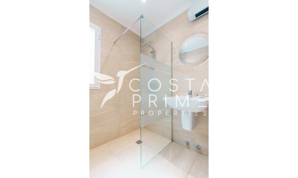 Újraértékesítés - Villa  - La Nucía