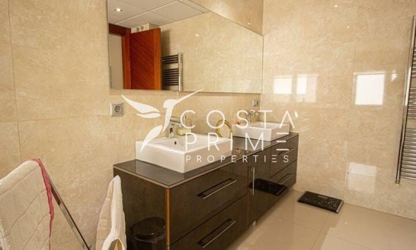 Újraértékesítés - Villa  - Albir