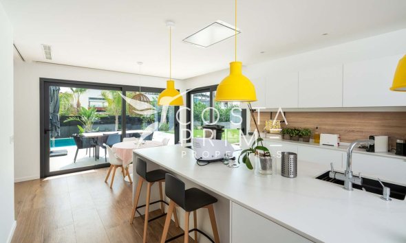 Nowy budynek - Szalet - Molina De Segura