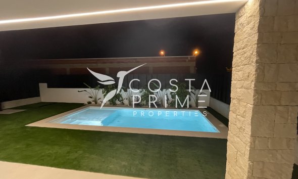 Nowy budynek - Szalet - Molina De Segura