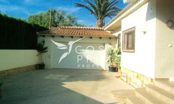 Resale - Villa  - Benidorm