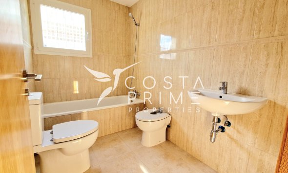 Nowy budynek - Szalet - Purias