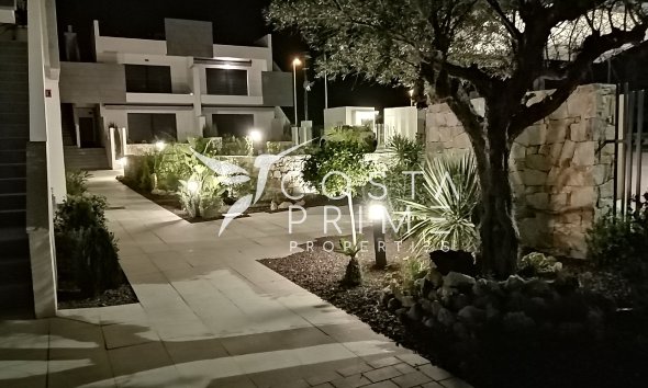 Nowy budynek - Kamienica / bliźniak - Torrevieja