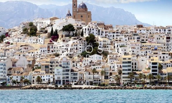 Nowy budynek - Szalet - Altea