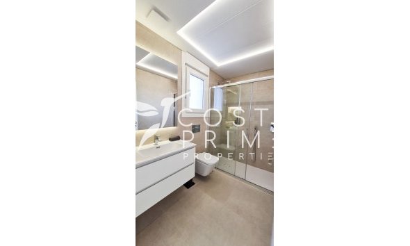 Nowy budynek - Szalet - Las Esperanzas