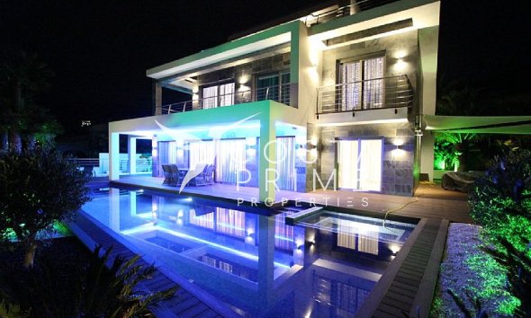 Új építésű - Villa  - Calpe